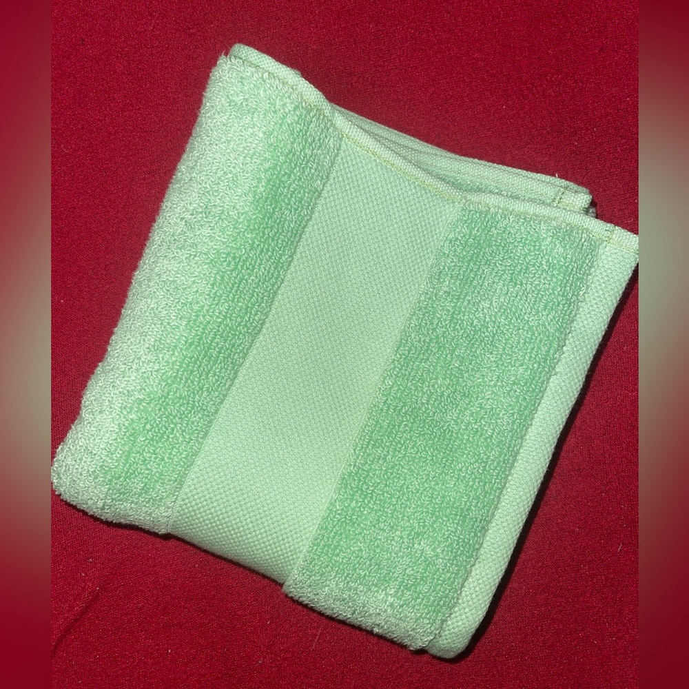 LAUREN RALPH LAUREN WESCOTT Island Green 100% COTTON HAND TOWEL 28”x 16” NWT